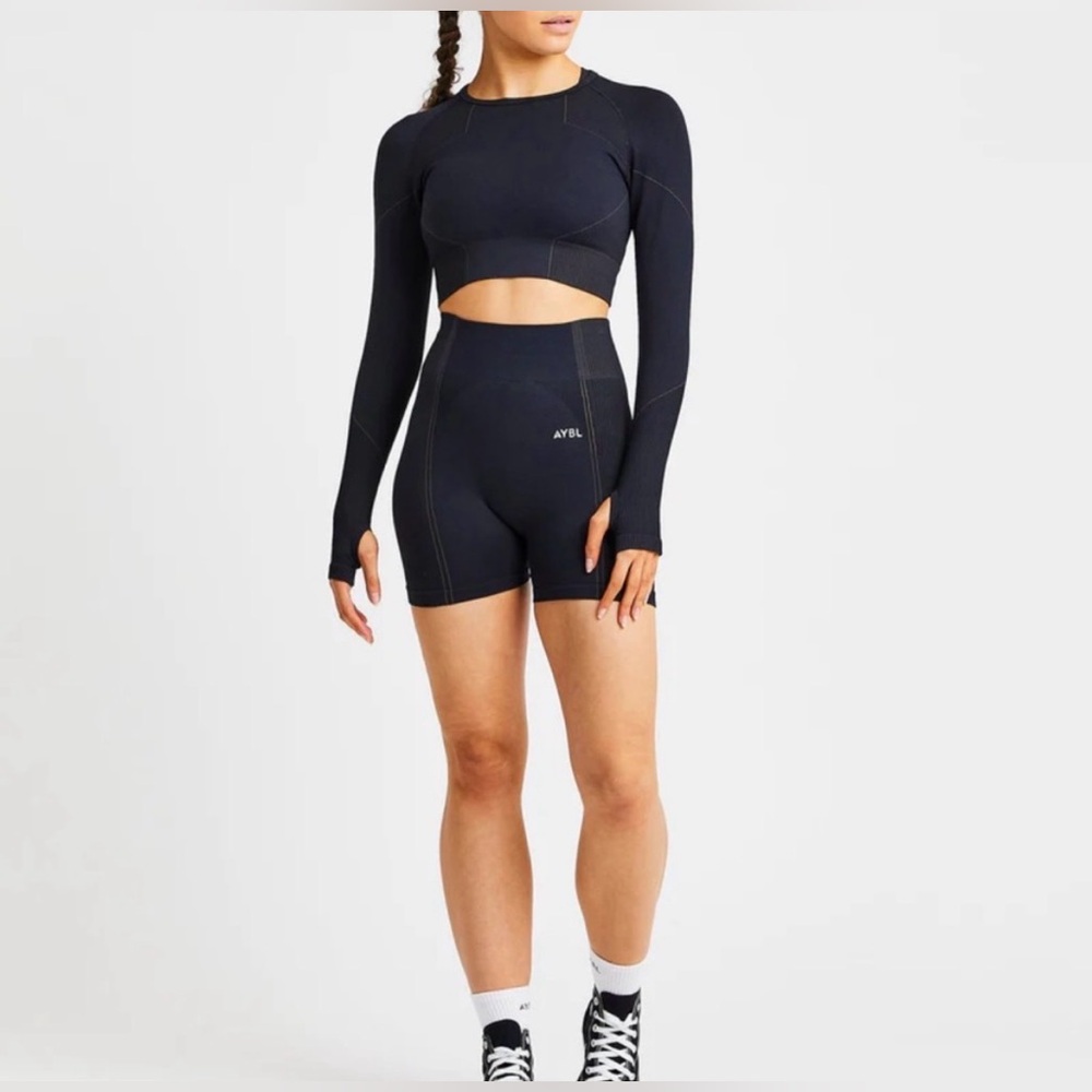 Aybl reflex seamless shorts black size Large EUC - Picture 2 of 8